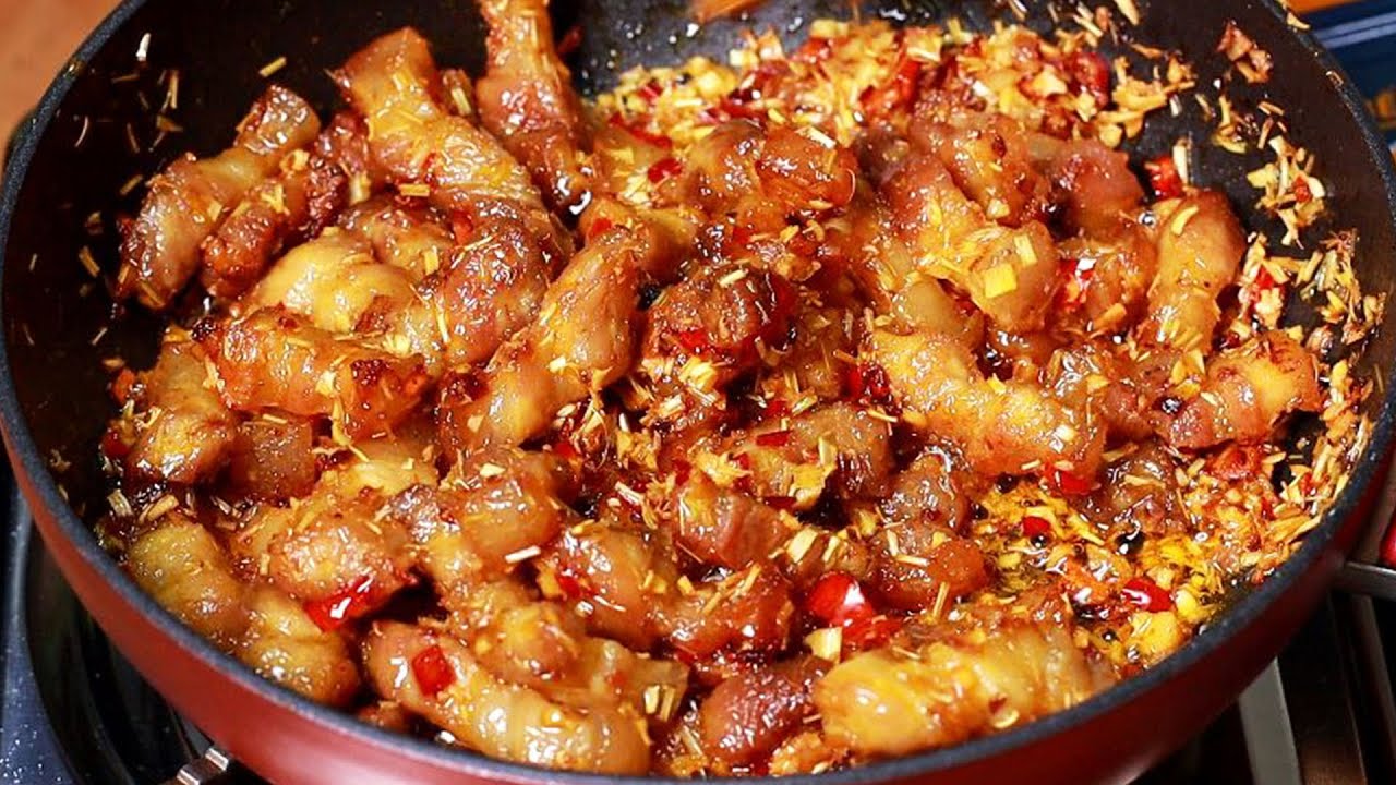 Cách làm món Thịt Rang Sả Ớt đổi vị cho bữa cơm gia đình của bạn