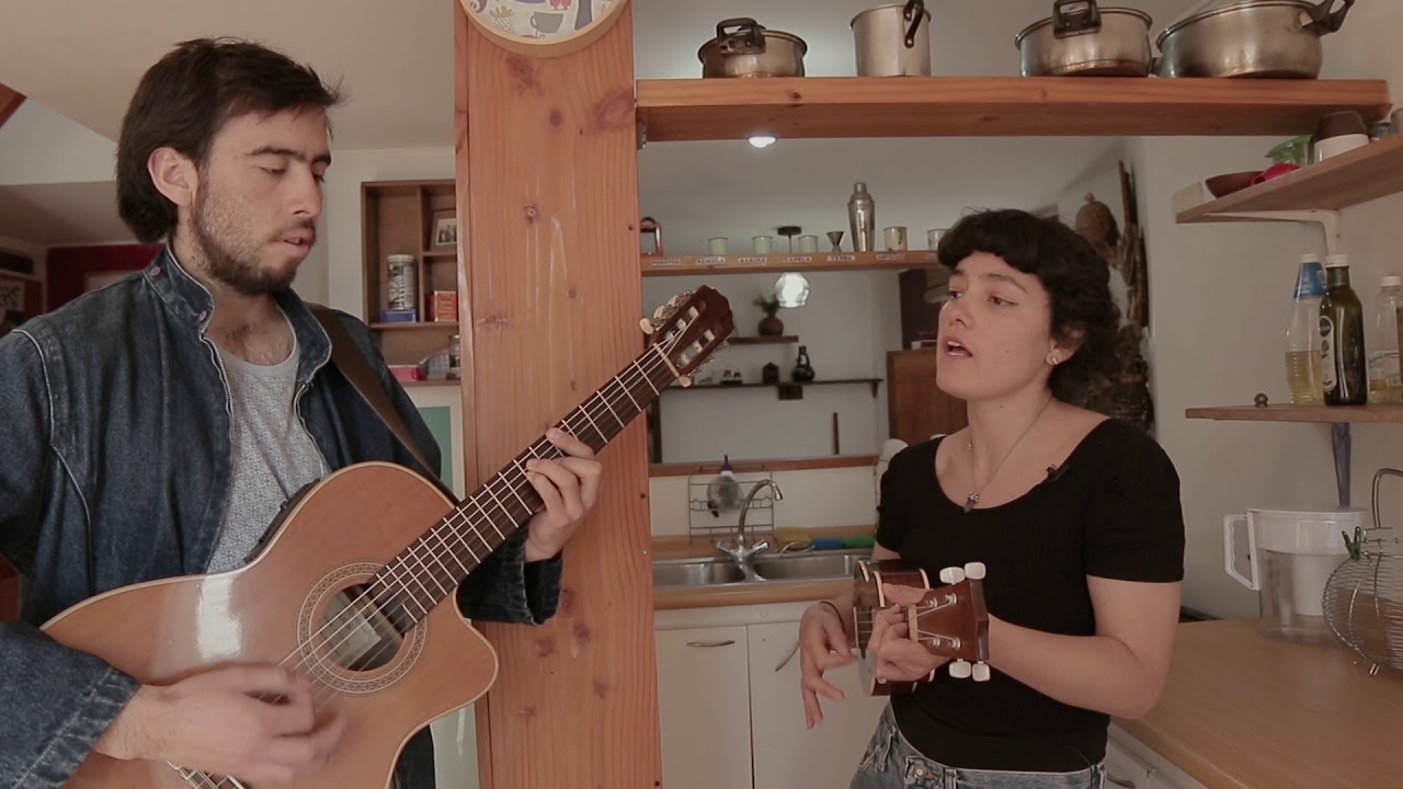 MORA LUCAY - JUGAR CON LOS AMIGOS - MUSIQUITA EN LA COCINA #327