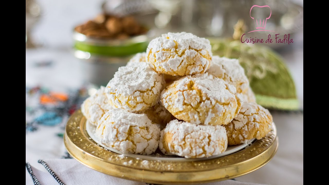 Ghriba noix de coco et semoule  غريبة جوز الهند والسميد