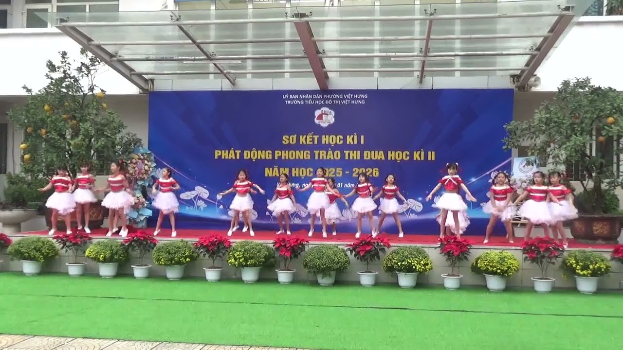 Lớn rồi còn khóc nhè