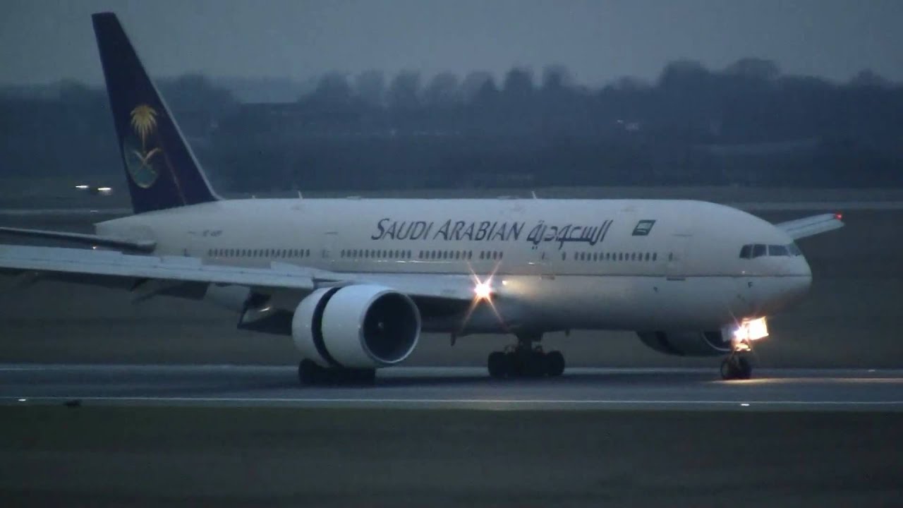 Saudi Arabian Airlines Boeing 777-200ER am Flughafen Düsseldorf