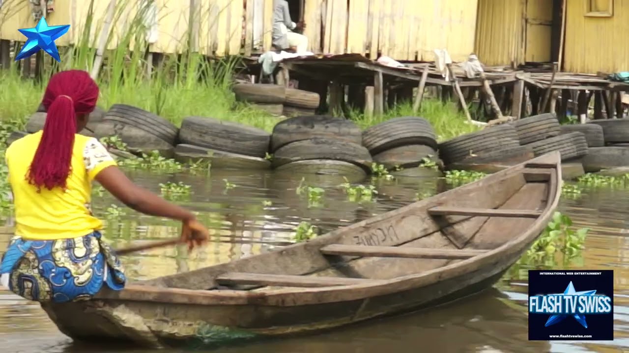 Mercado flutuante na cidade lacustre de Ganviê no Benin, 2026