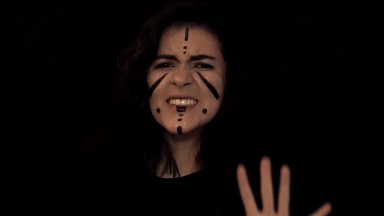 Ursula Kemp - Lev&aacute;ntate (Videoclip Oficial)