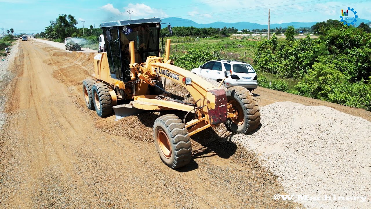 Awesome Motor Grader Liugong Spreading Gravel Making Foundation Roads Activities Skills Operation