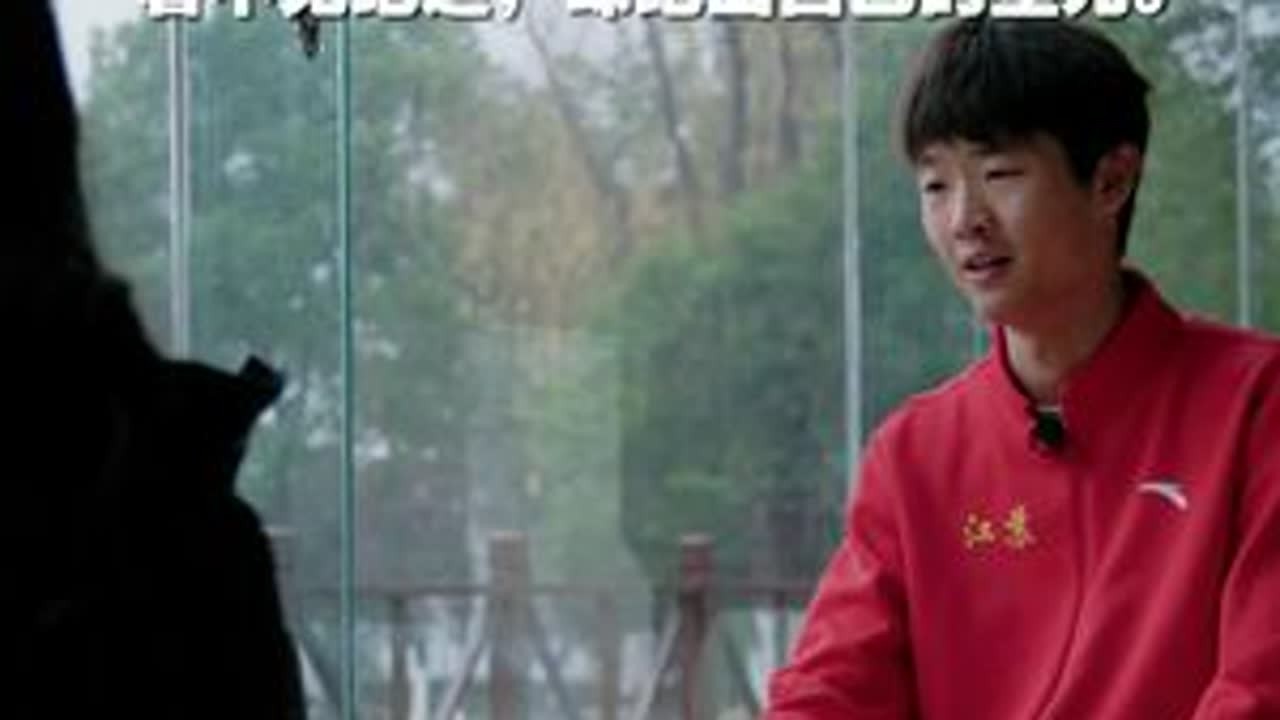 王浩田：跑道上的追光者 王浩田，每天六小时高强度训练，他却说：“运动员的快乐很简单，成绩提高0.1秒就足够开心。”从省运会到全运会，他一次次突破自己。看不清脚下的跑道，他却跑出了属于自己的光。#...