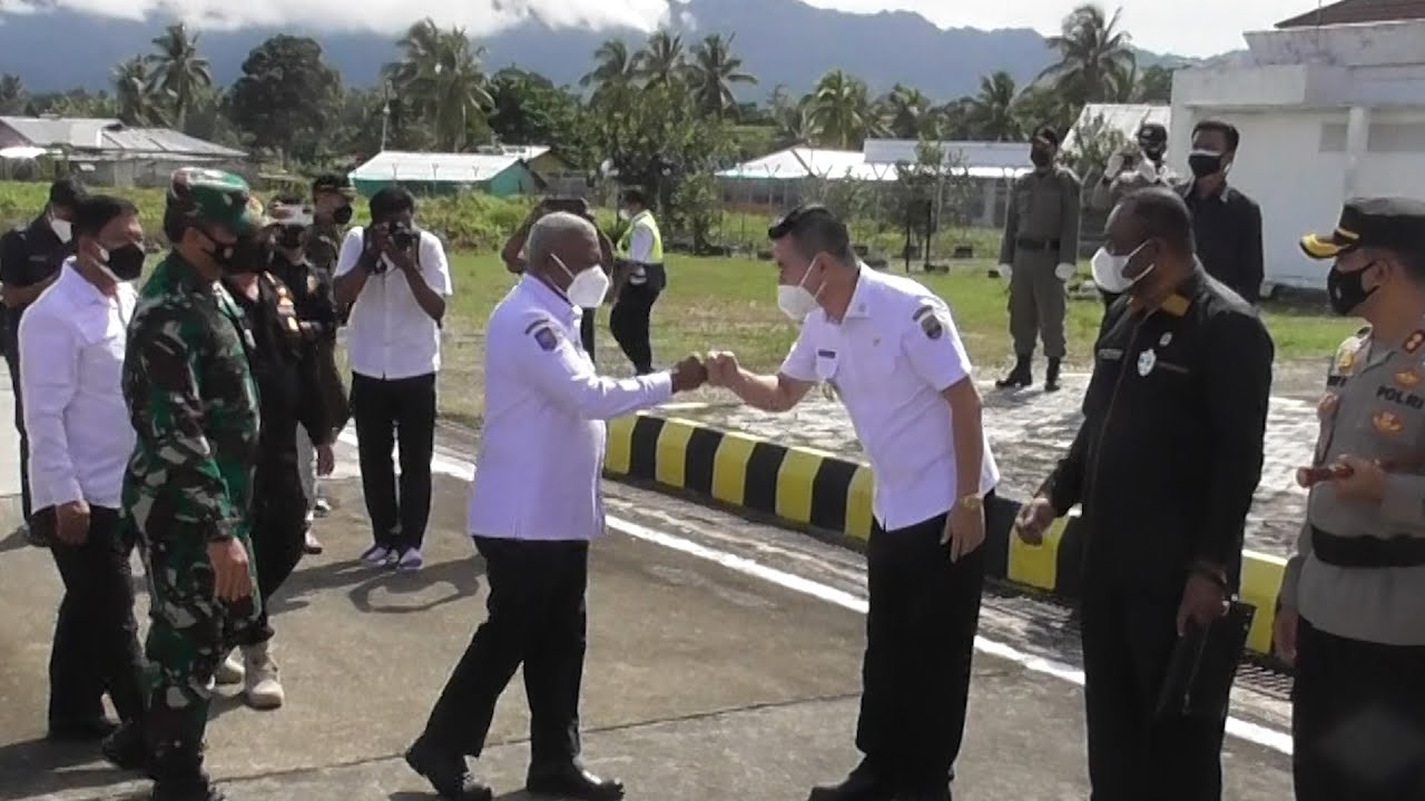 GUBERNUR PAPUA BARAT DAN FORKOPIMDA PANTAU VAKSIN DI KABUPATEN KAIMANA