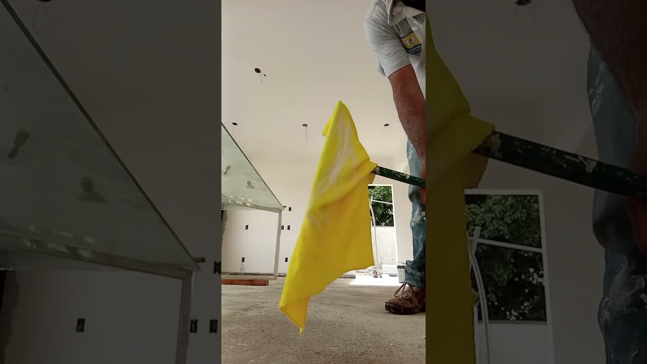 PASSANDO PANO NOS TETOS E PAREDES PARA ENTRAR COM A PINTURA...