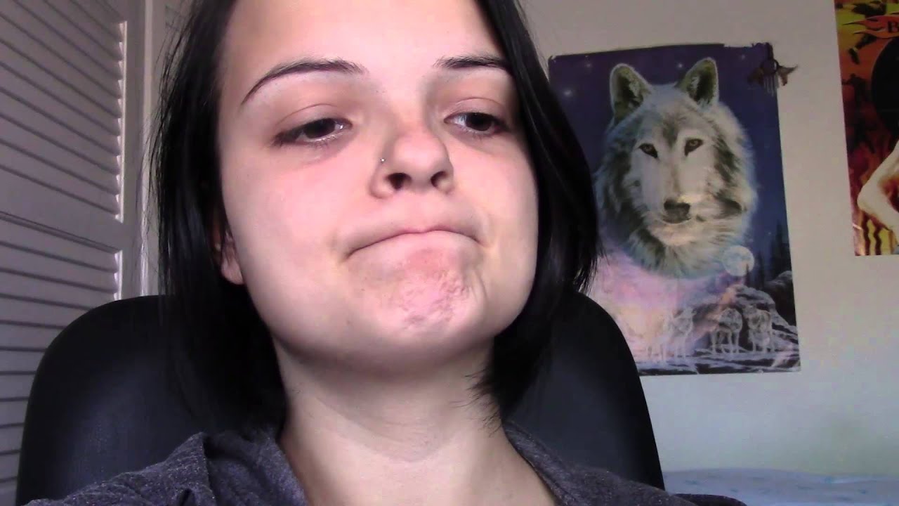 ✪ASMR✪ - What's in my beauty bag? Whispering/some noises/show&tell