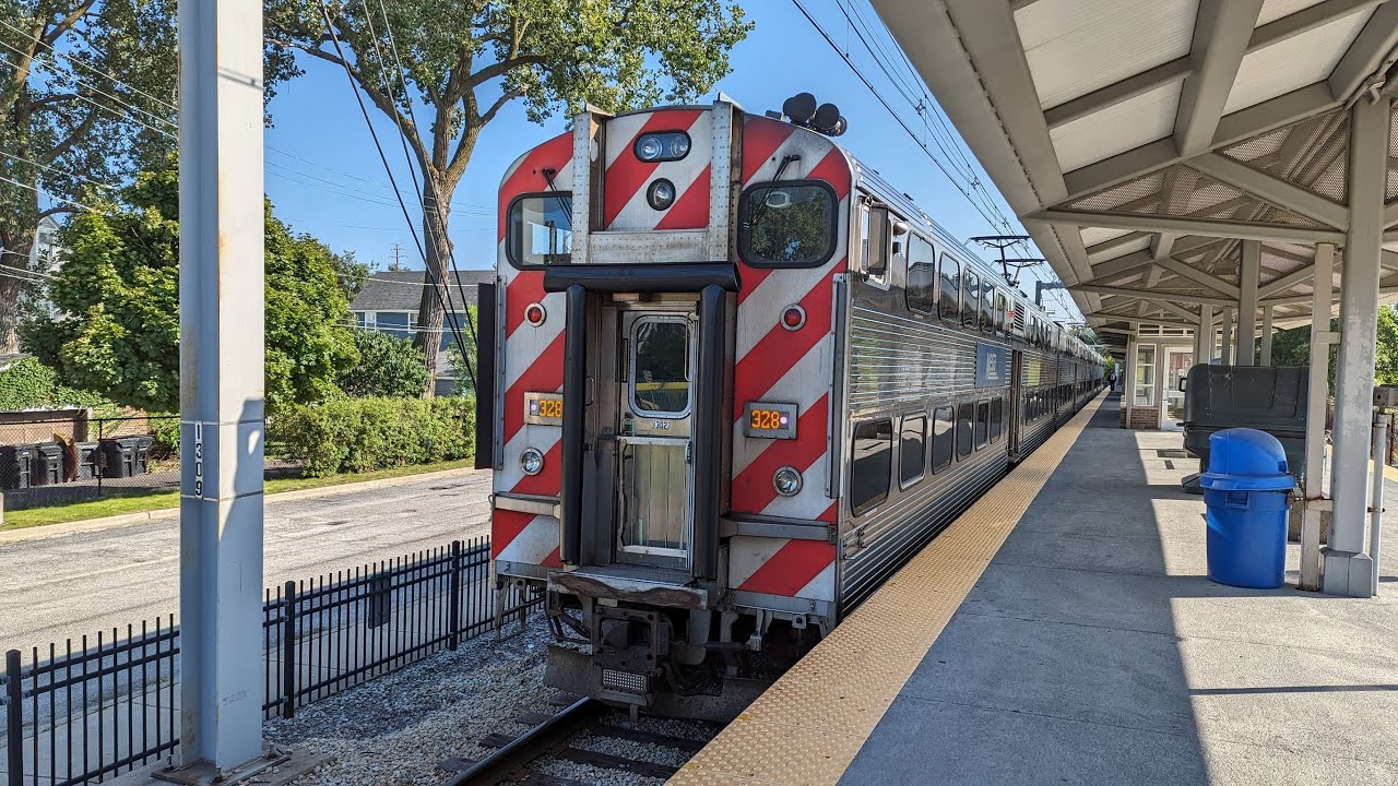 Metra Electric District Millennium Station - South Chicago (93rd Street) Highliner II