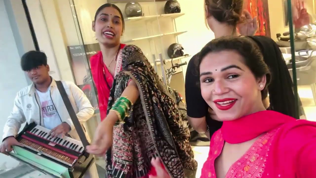 Holi ki bazar  Kinnar toli Uttam Nagar 