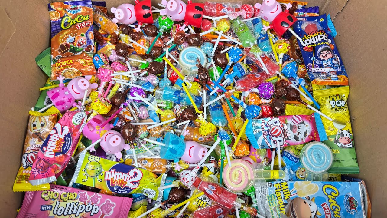 Unpacking So Many Delicious Lollipop With Defferent Flavour, Colour,Shape And Put Into The Box