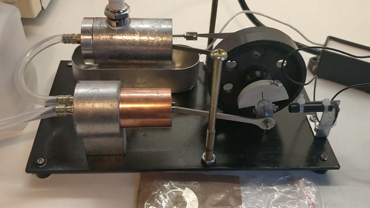 Le moteur le plus bizarre (the weirdest engine) de ma collection - Est-ce un Hit & Miss... tère ?
