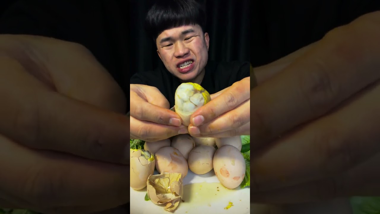 กินไข่ตัว (ไข่ฮ้างฮัง) น้ำจิ้มซีฟูสข่ารสเด็ดครั้งแรกในชีวิต  [ฟองฟี่‘คำโป่ม]