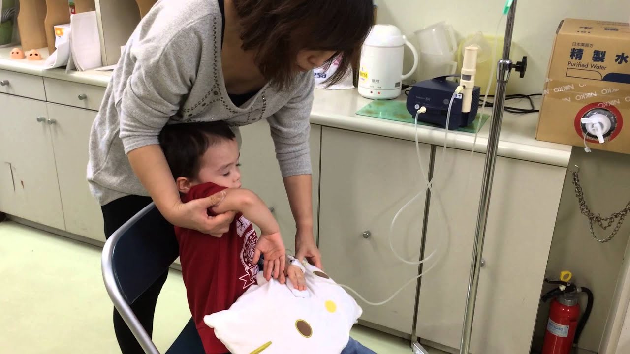 Kid Getting a Shot, Aden Gets a Shot while taking an IV, Does Not Cry
