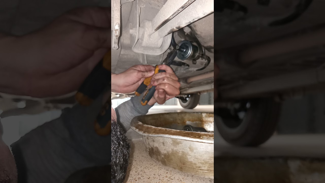 fuel filter replacement on  suzuki celerio/alto تغيير فيلتر الوقود لي سوزوكي سيليريو