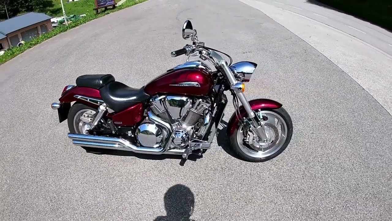 Honda VTX 1800 / Vance and Hines vs Original exhaust