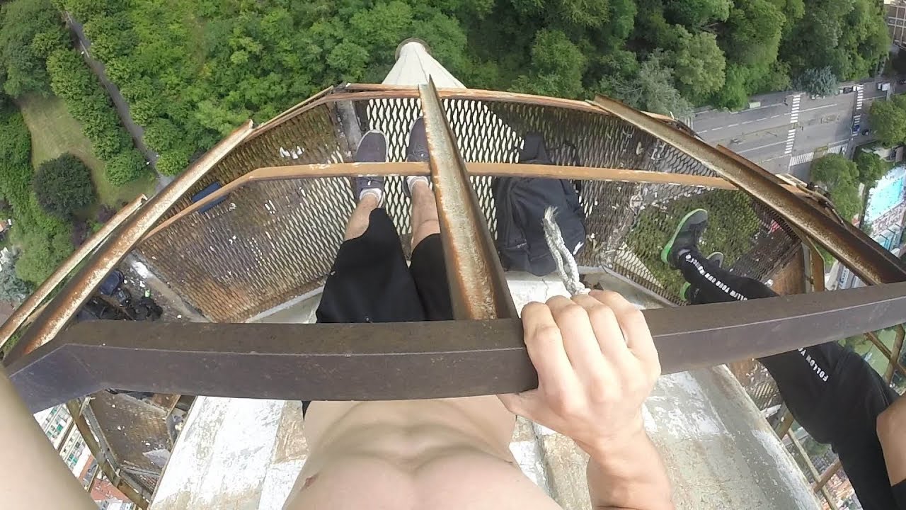 UNDERGROUND POLICE funny ESCAPE from 100m CHIMNEY CLIMB in the city