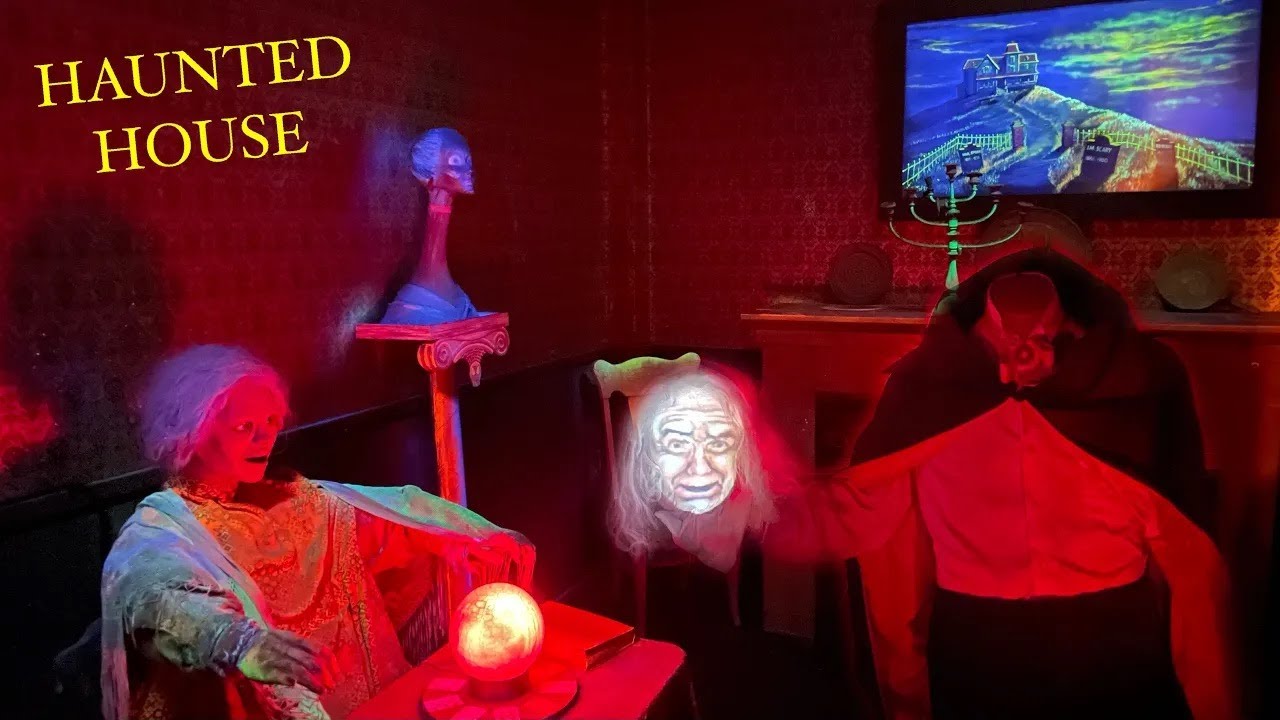 Haunted House @ Oregon's Enchanted Forest Theme Park HD POV Walkthrough Montage REALLY HAUNTED?