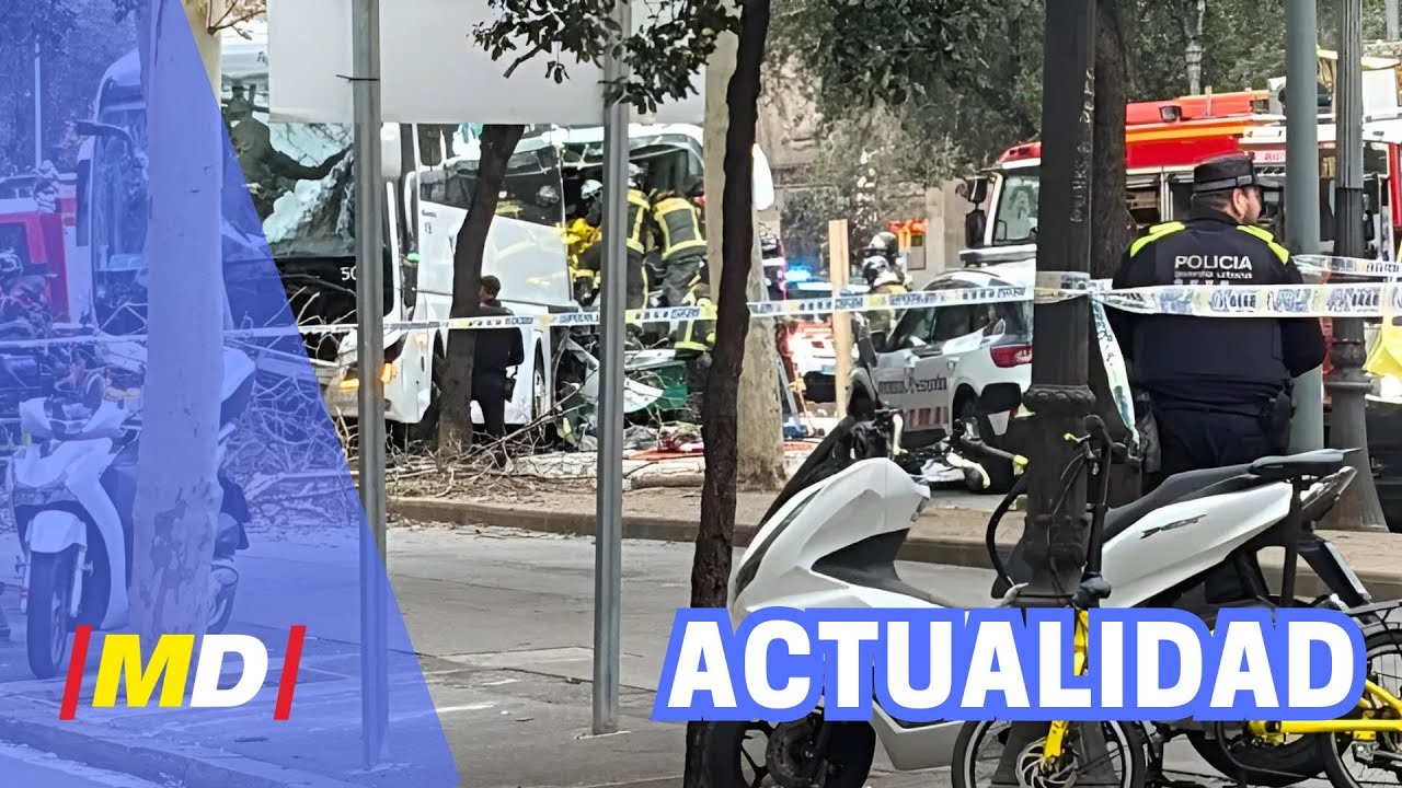 ÚLTIMA HORA | Brutal ACCIDENTE de dos autocares en plena DIAGONAL de BARCELONA