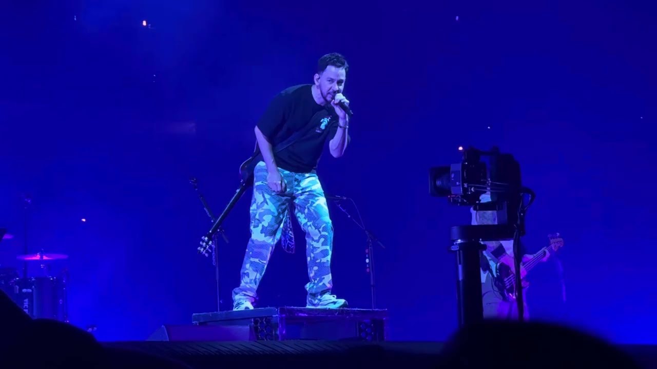 Linkin Park - The Emptiness Machine (Live in Omaha)