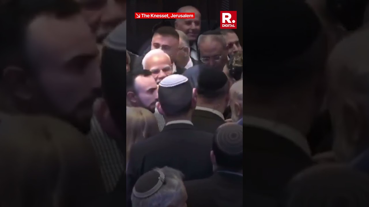 Israeli Lawmakers Line Up for Selfies with PM Modi at Knesset | Jerusalem