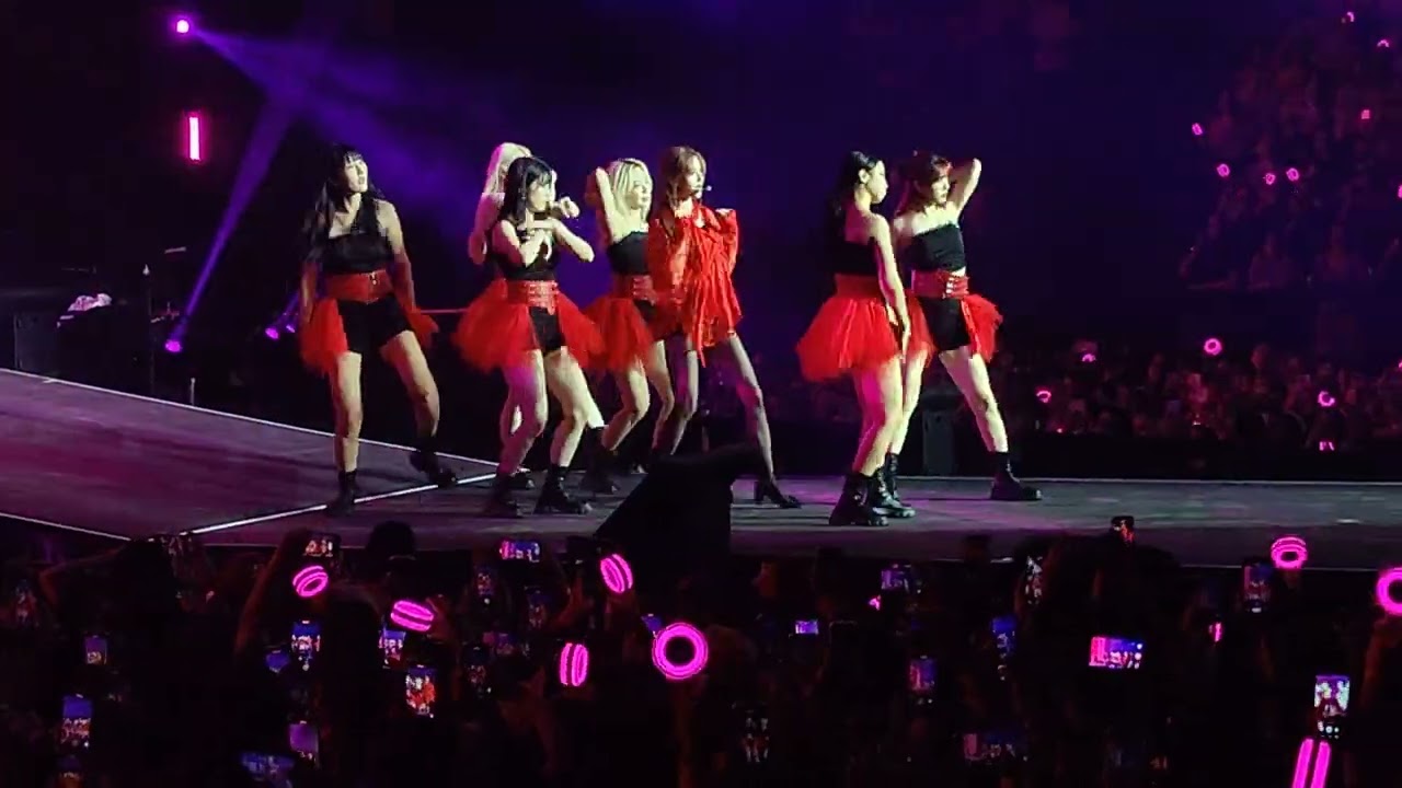 230911 TWICE - New Rules (Sana Solo Stage)