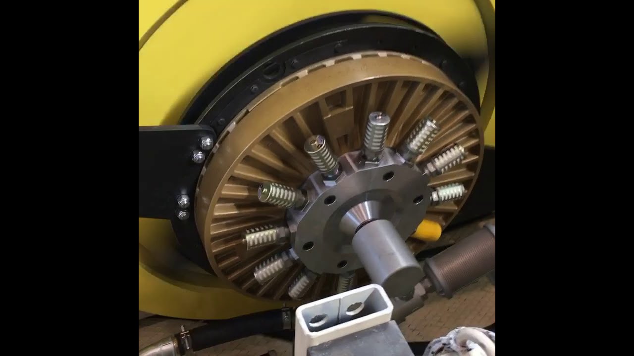 OMPI pneumatic clutch with quick exhaust valves