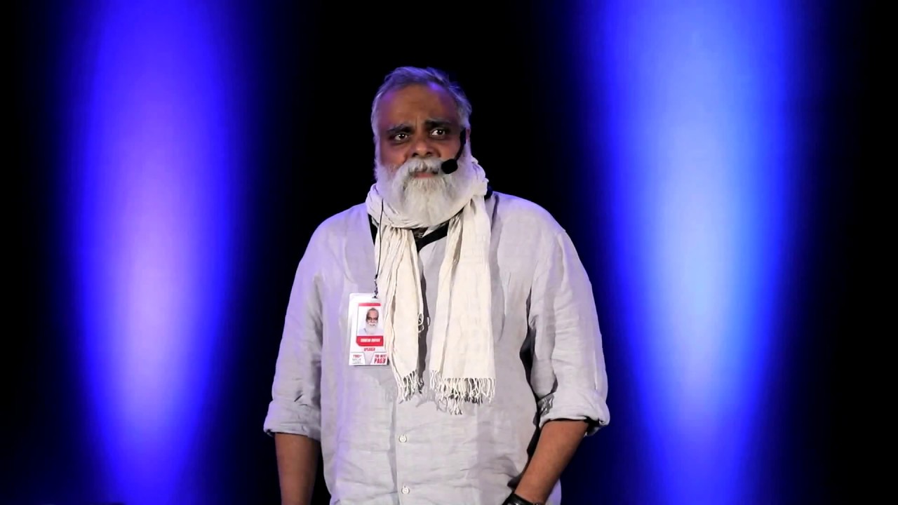 Как создавать истории из обыденности | Суреш Эрият | TEDxMICA
