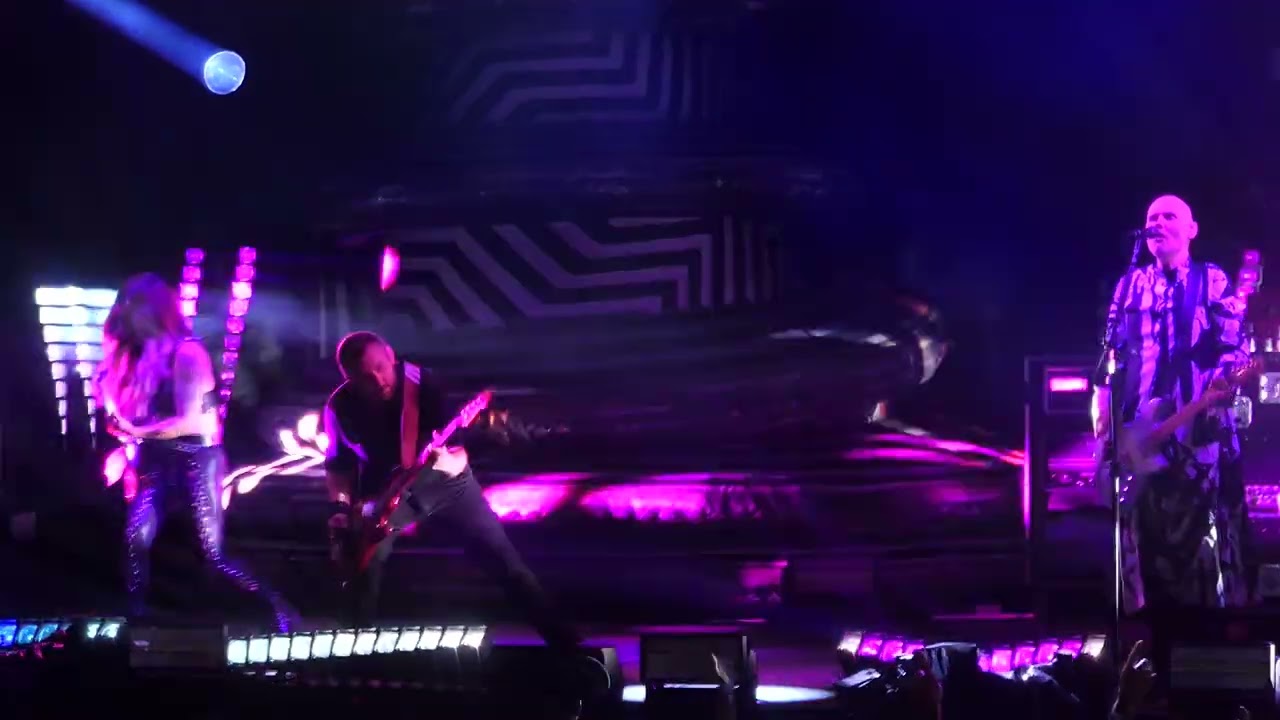 The Smashing Pumpkins. at the Open Air Theatre Scarborough UK. Cherub Rock