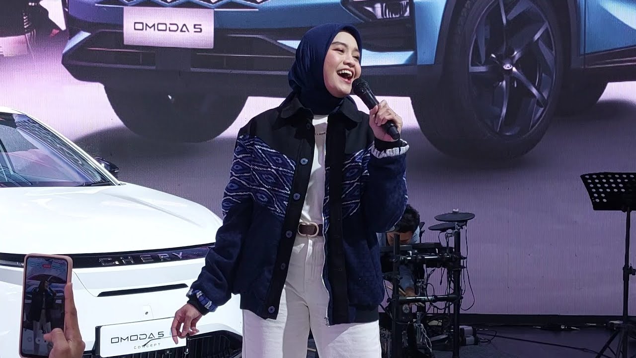 SALMA SALSABIL live at Chery booth pameran otomotif GIIAS 2023 ICE BSD Tangerang 13 agustus 2023