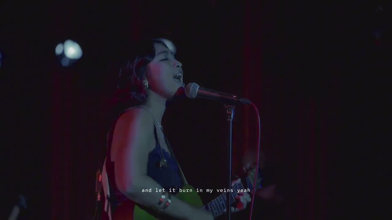 I Wanna Keep Holding On To You - Mentari Novel - Live at Bedroom Session Tour