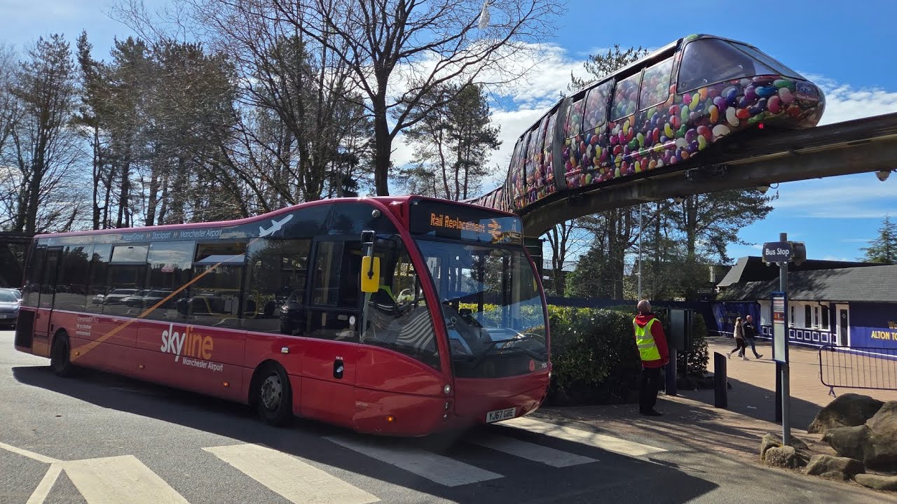 [Manual Gears] Skyline Manchester Airport liveried Daimler/Allison Optare Versa 765 YJ67 GBE 
