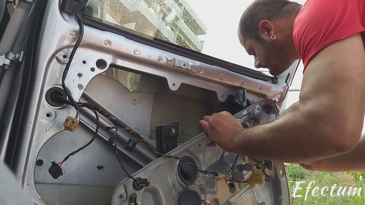 Smontaggio alzavetro Volkswagen Polo. Disassembly Windows lift