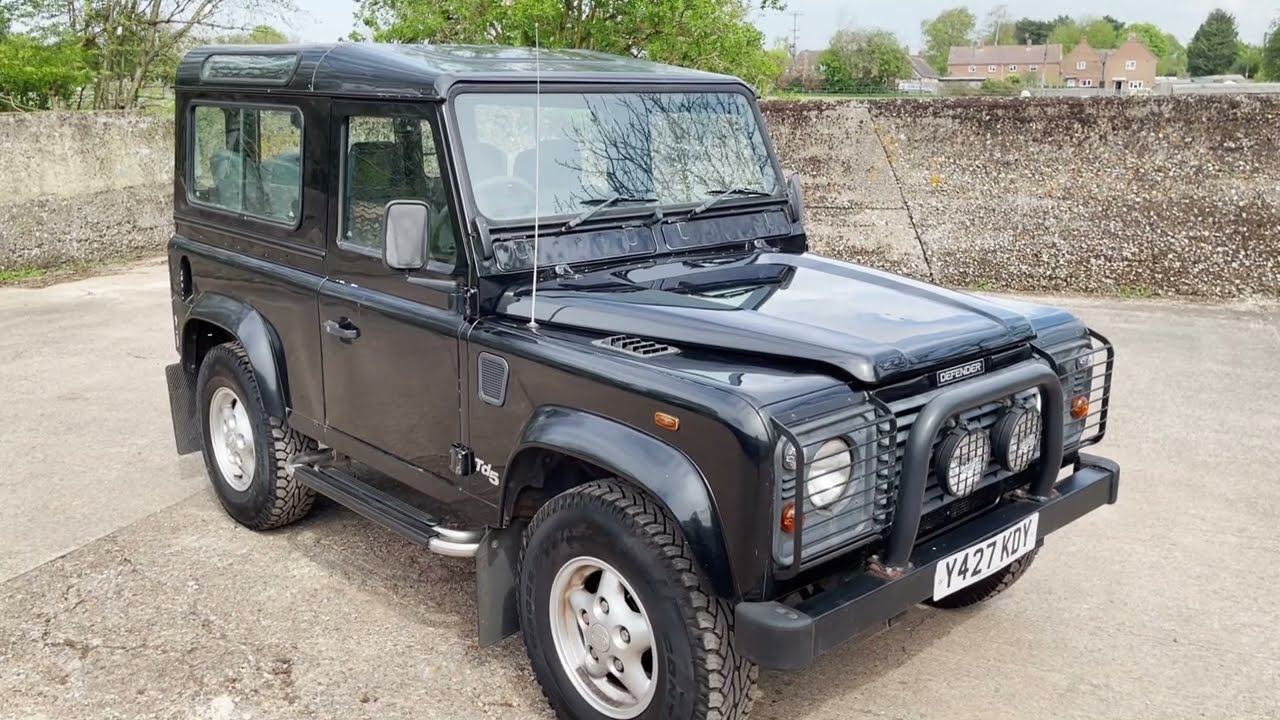 land rover defender 90 TD5 CSW for sale walkaround + starting, idling