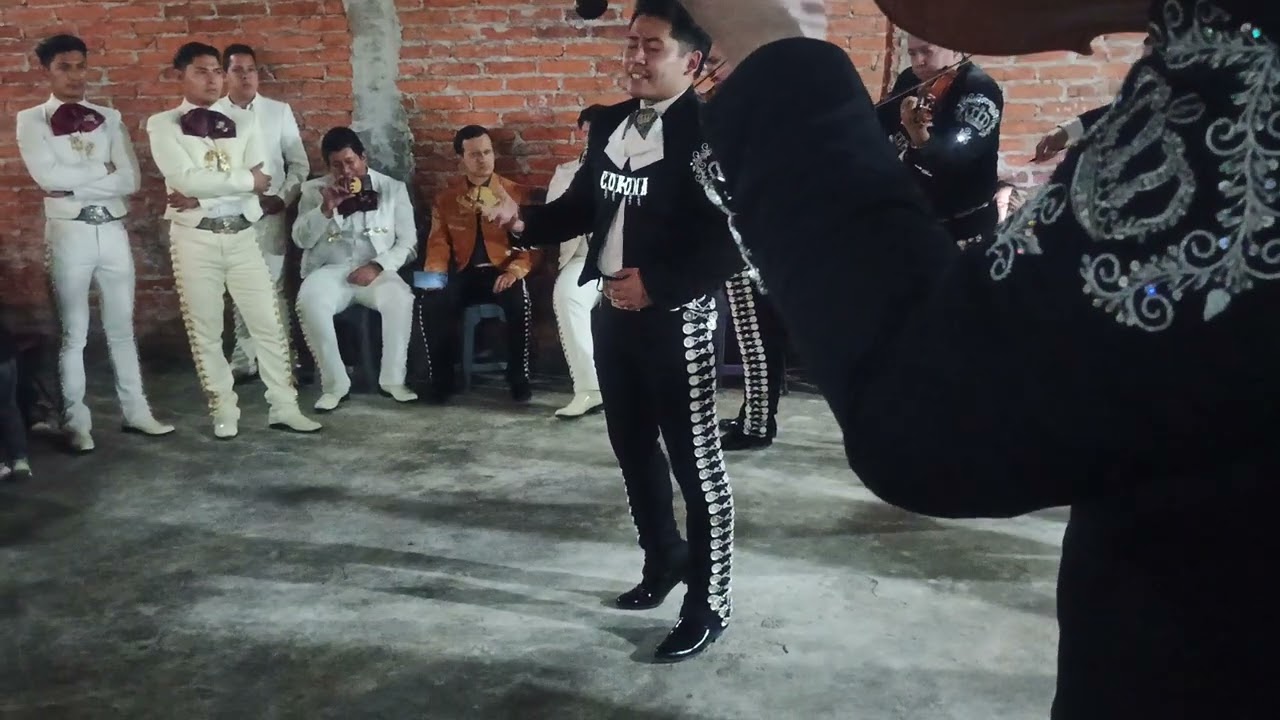 Mariachi corona (patzcuaro Michoacán)