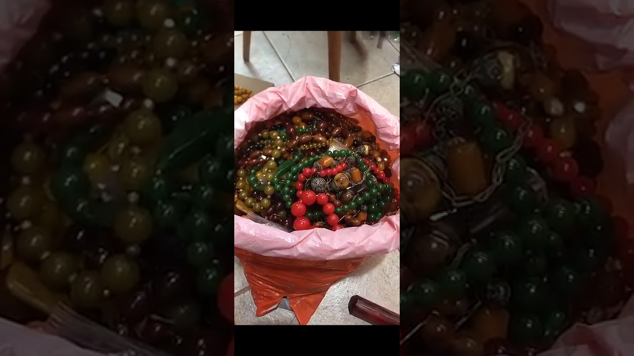 حصريا زيارة لأحد مستودعات خامات السبح القديمة