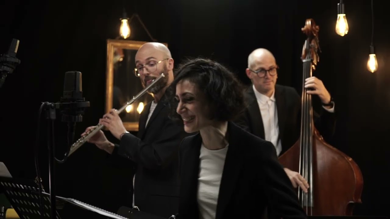 Eleni Molos e FuturArkestra - Ai Padroni del Mondo - Omaggio a Italo Calvino