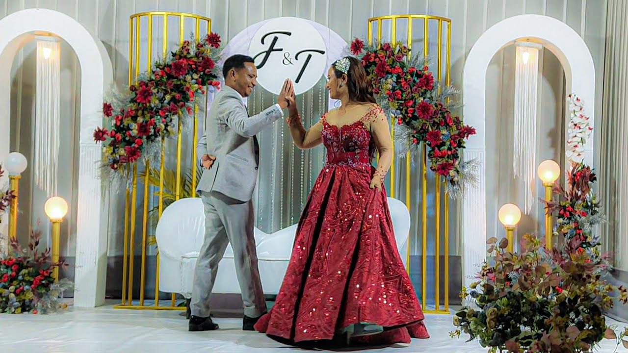 couples dance _fretender & trebanda_ wedding reception_ram suchiang_  _musniangrim