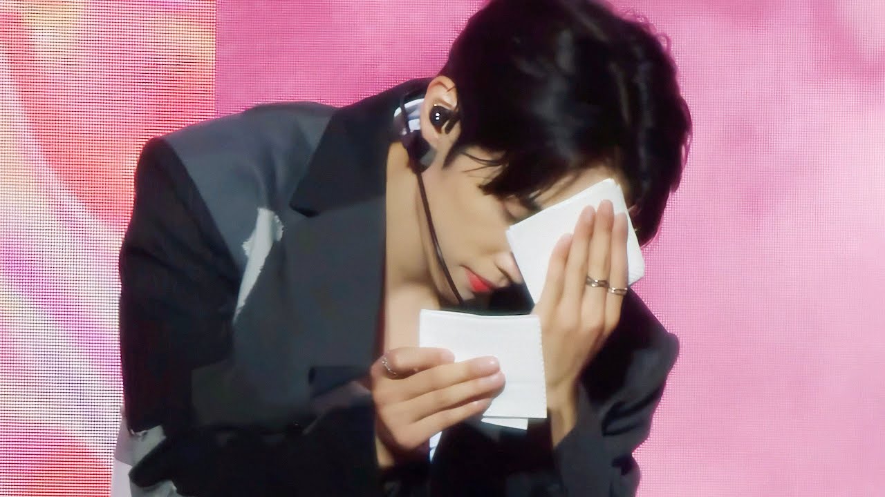 더보이즈 선우(THE BOYZ SUNWOO)Text Me Back직캠 230623 THE BOYZ 2ND WORLD TOUR : ZENERATION IN MACAU