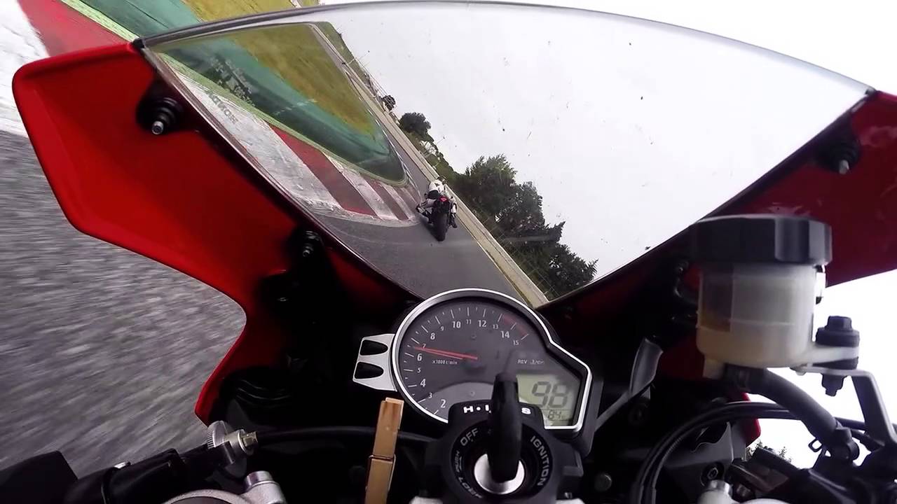 Montmelo 2015 Onboard CBR1000 RR VS R1