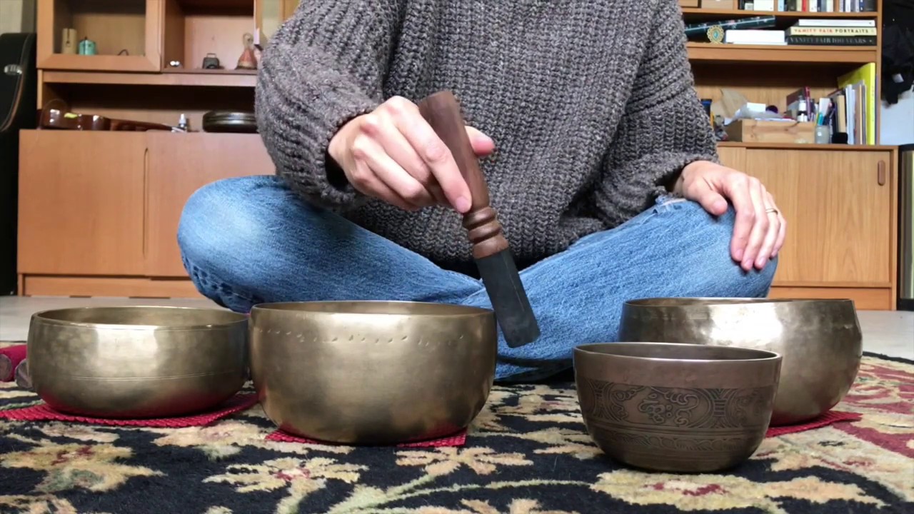 Crystal vs. Metallic Singing Bowls