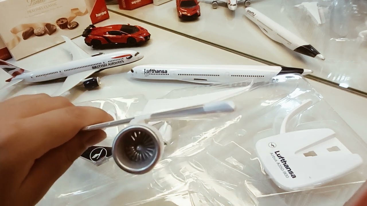 Unboxing Herpa Snap Fit Miniature Model  || Lufthansa A350-900 Scale 1:250