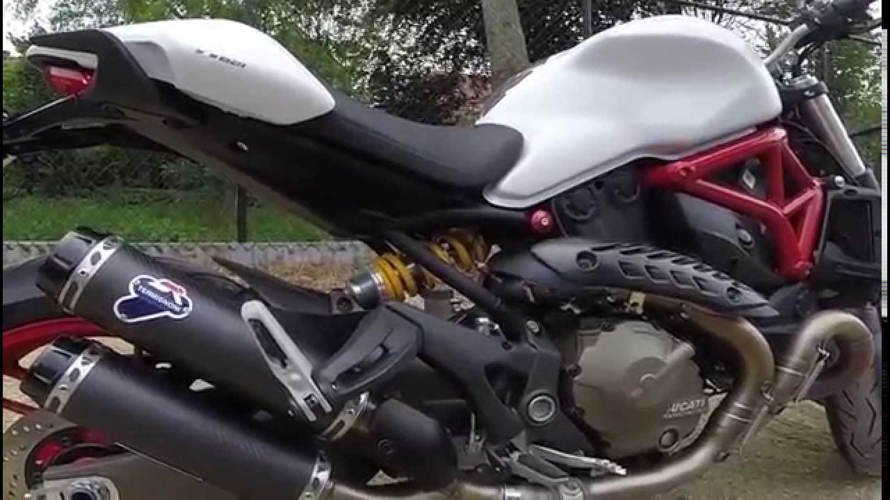 Ducati Monster 821 with Racing Termignoni walkaround, startup and revving
