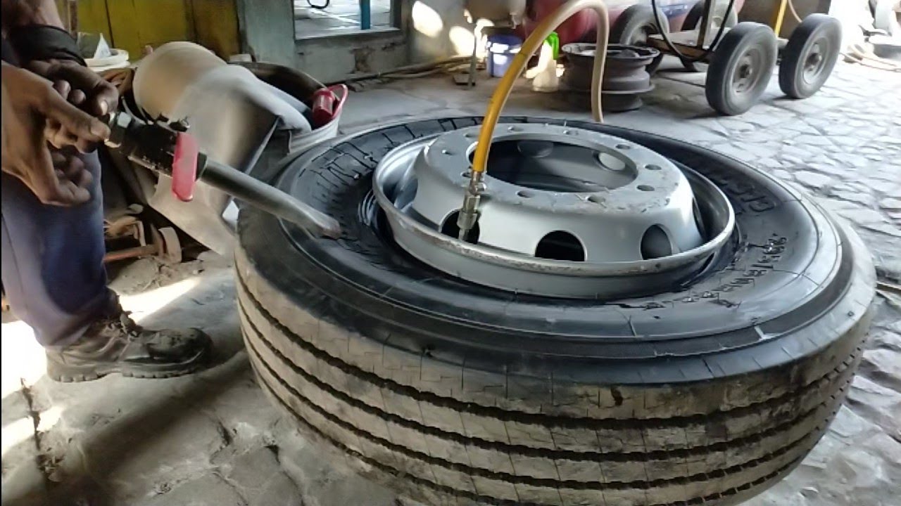 Tubeless tyre mounting easy method//Tubeless valve fitting easy method.