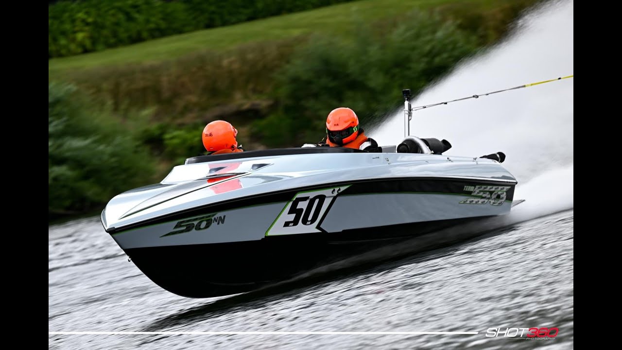 New Zealand Bridge to Bridge Water ski race 2024, Masters Race with Daniel Cotton behind Team 50.