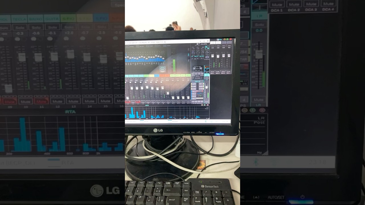 Mesa de som Behringer XR18 com raspberry pi | Behringer XR18 mixing console with raspberry pi