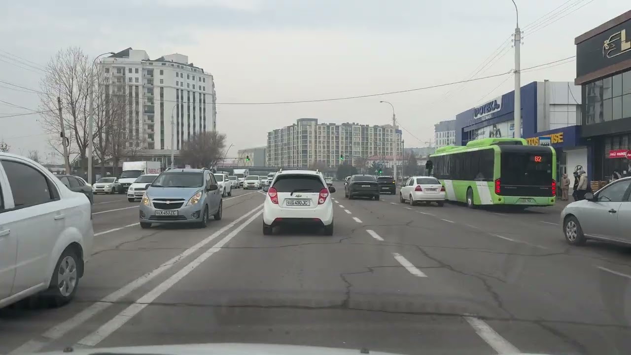 🎬НАЗВАНИЕ 🌧️ 27.01 УТРО|+5°дождь:18 мин до Домбрабада,застрял за фурой,но проскочил главный светофор