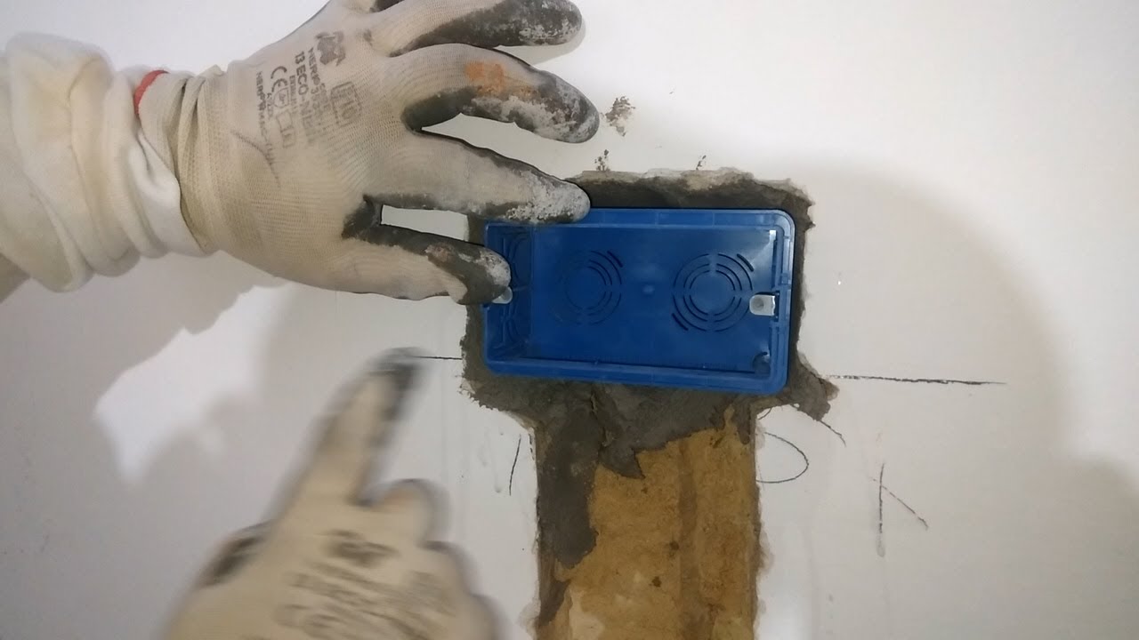Come  murare una cassetta elettrica