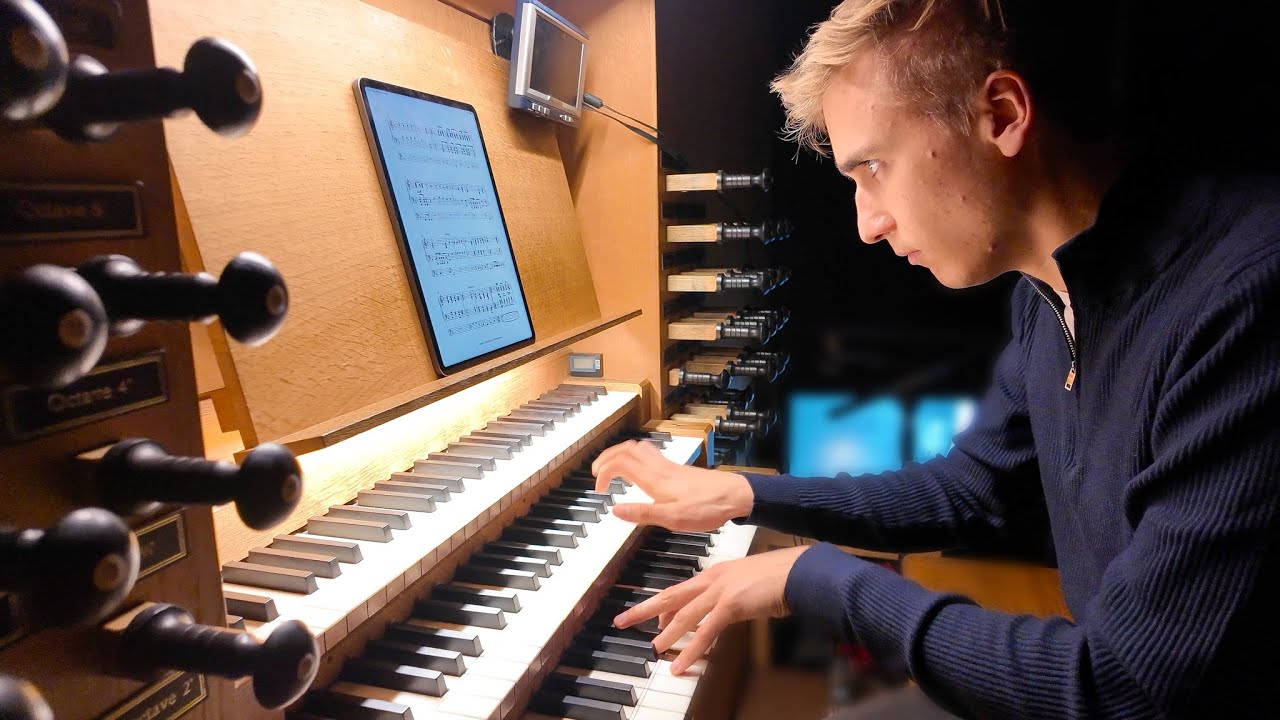 Prelude on 'The First Noel'.. with beautiful Oboe voice!