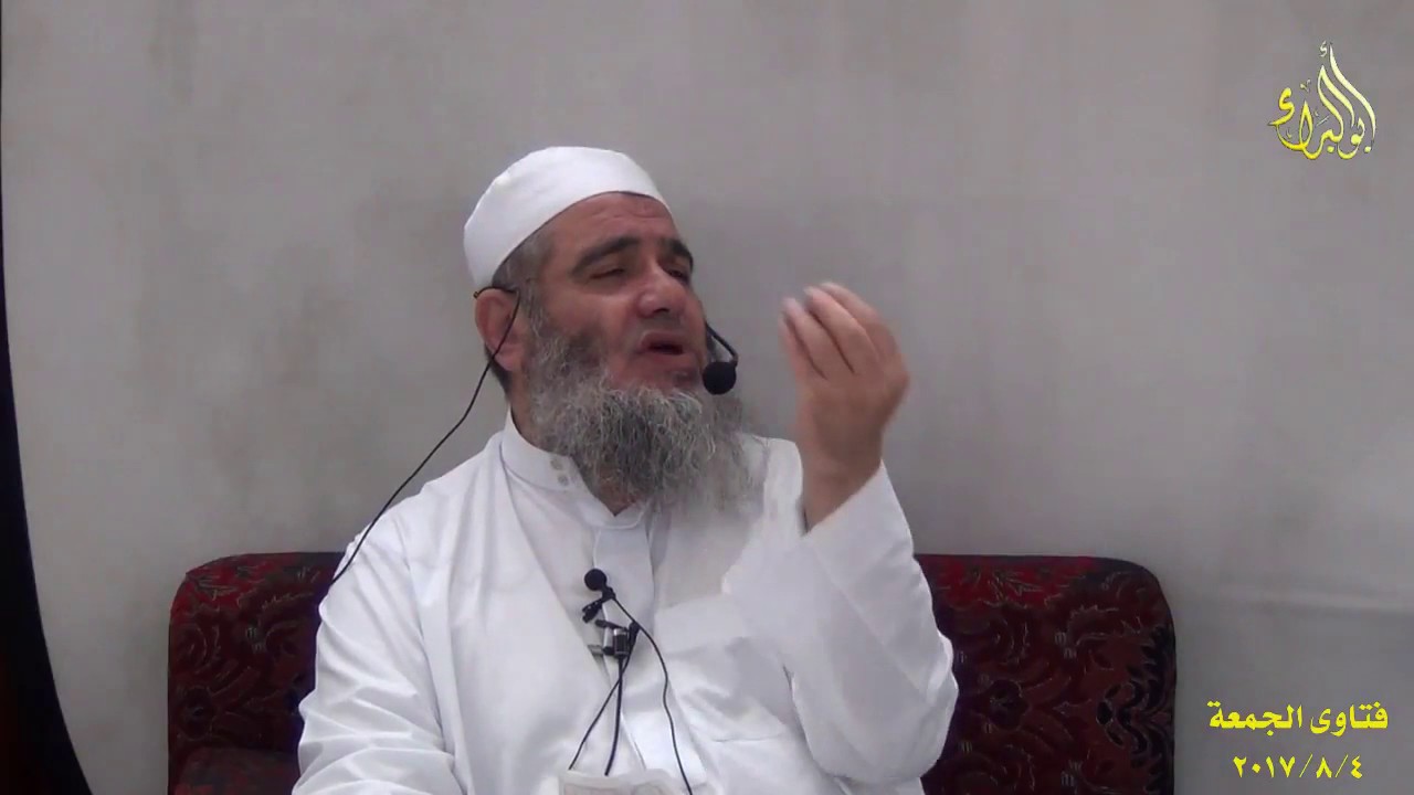 حضرنا حفل تخريج في مركز الامام الالباني ولاحظنا ان تكريم حفظة القران الكريم تأخر عن تكريم